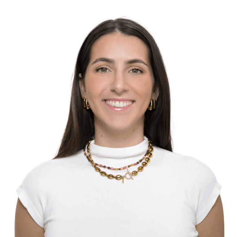 Smile makeover with Invisalign, whitening